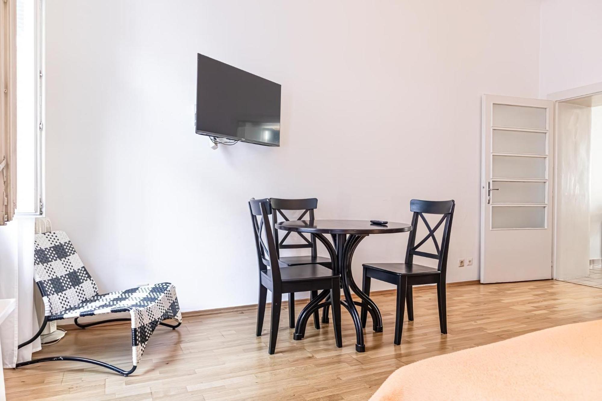 Central Elegance 2 Bedroom Apt At Vienna'S Vibrant Center エクステリア 写真